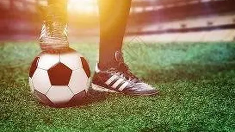 《十年磨一剑！埃泽社媒旧照引爆励志潮：曾立誓成功，今日见证诺言成真》