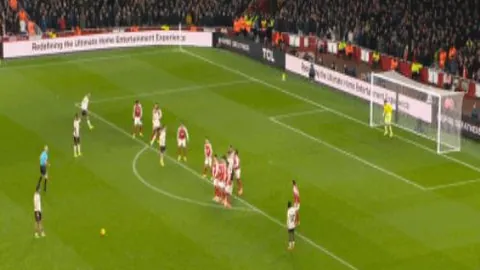 维罗纳对佛罗伦萨：激情对决，主场较量，一冷一热，各展所长！