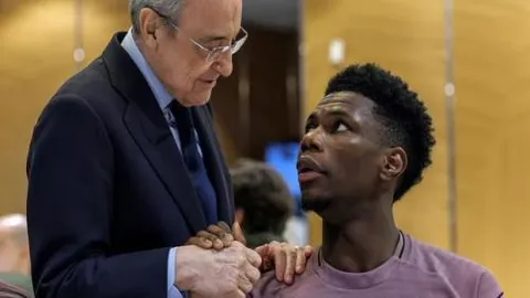 热刺半场遇险，拜仁领先，维多维奇瞬间破门逆转局势